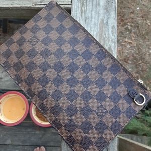 Louis Vuitton pochette